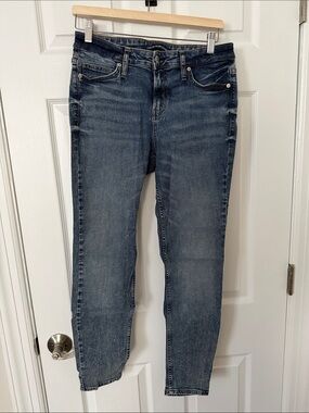 Calvin Klein Women's Skinny Jeans in Dark Blue Denim